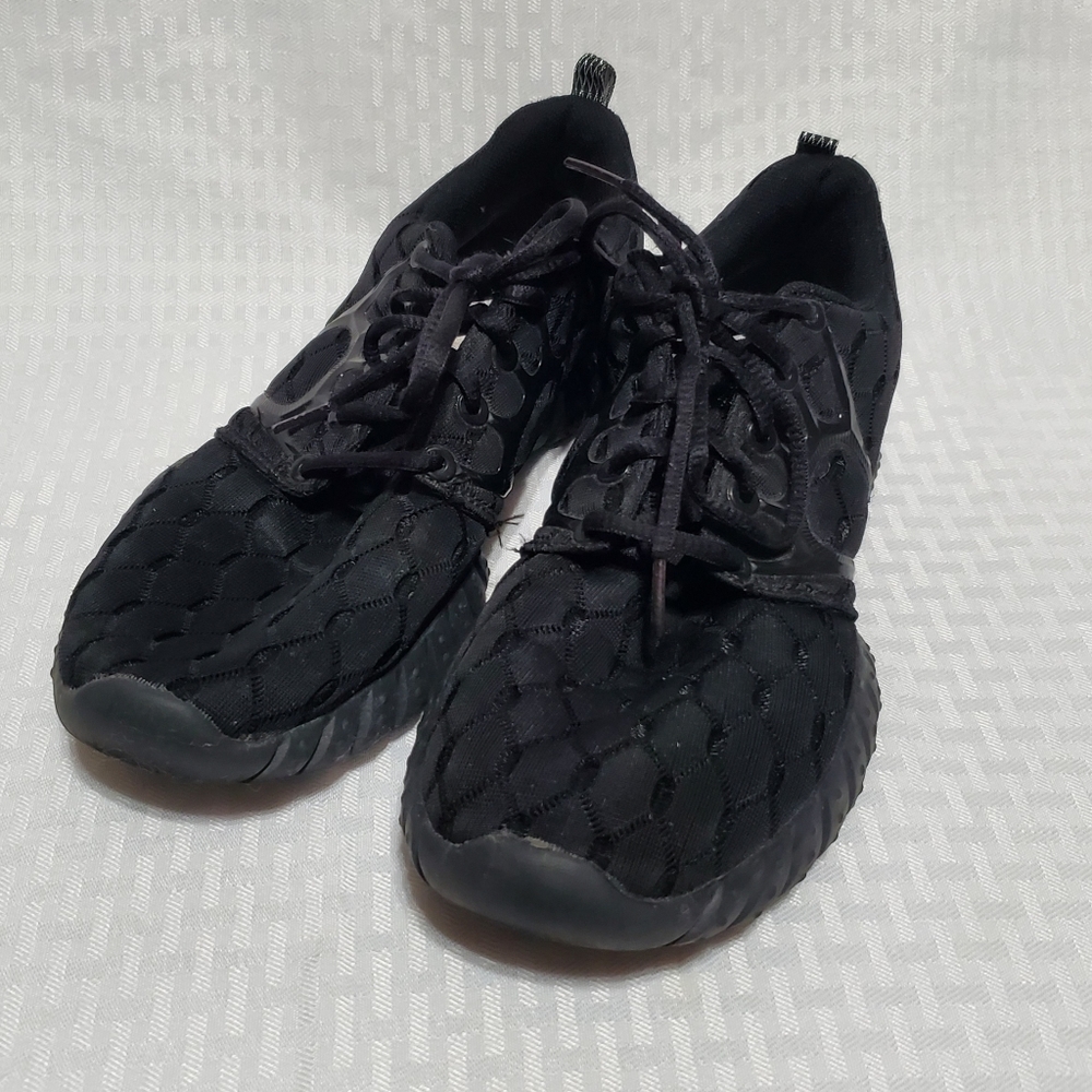 Socone Sport Light Weight Black Textile Upper Training Athletic Sneakers Size 43